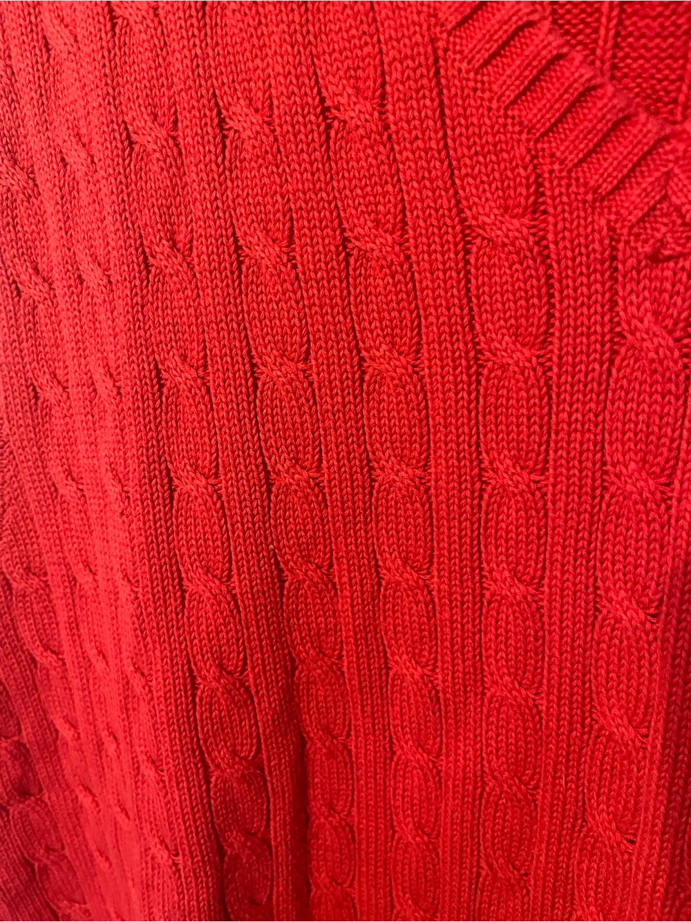 Oscar de la Renta Red Cable-Knit V-Neck Sweater Vest - Picture 3 of 3